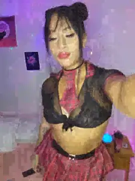 Snapshot of Medusa_Hot69 chatting on 05/27/26, 04:31 Medusa Hot69 online show from 05/27/26, 04:31