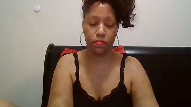 MsDeeLive online show from 05/27/26, 04:31