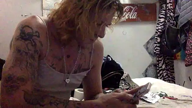 Snapshot of VanillaSnowcones chatting on 06/17/26, 07:46 VanillaSnowcones online show from 06/17/26, 07:46