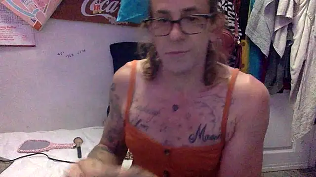 VanillaSnowcones online show from 05/28/26, 01:13