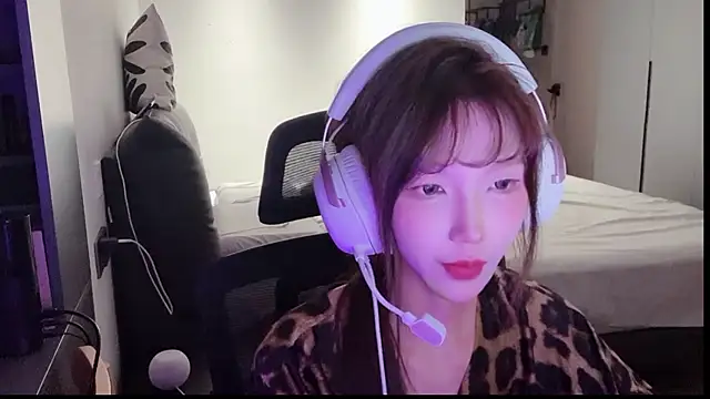 Nicole-TAT online show from 05/25/26, 02:05
