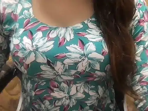 Snapshot of Avneet_ chatting on 06/15/26, 05:18 Avneet online show from 06/15/26, 05:18