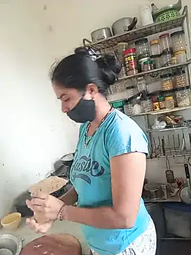 Snapshot of sakshi_moni chatting on 06/25/26, 05:12 sakshi moni online show from 06/25/26, 05:12