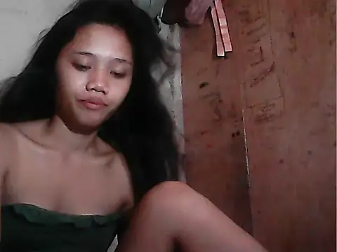 Snapshot of PINAY_SkinnyGirl123 chatting on 05/23/26, 11:15 PINAY SkinnyGirl123 online show from 05/23/26, 11:15