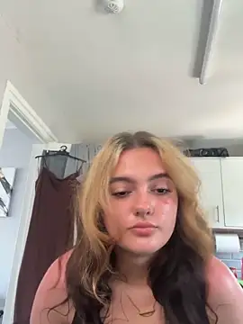 naughtygirl6989 online show from 05/26/26, 10:46