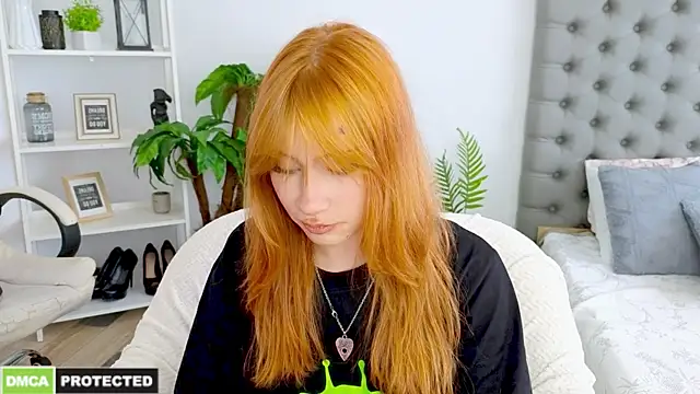 Fleur Fox online show from 07/16/26, 09:28