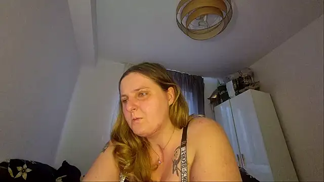 Snapshot of JessicaBake chatting on 06/15/26, 04:06 JessicaBake online show from 06/15/26, 04:06