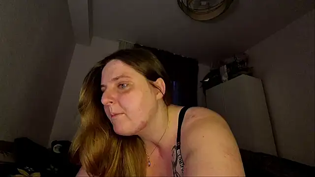 Snapshot of JessicaBake chatting on 06/19/26, 02:17 JessicaBake online show from 06/19/26, 02:17
