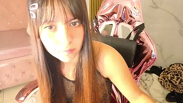 Snapshot of isabeau_s chatting on 06/23/26, 01:31 isabeau s online show from 06/23/26, 01:31