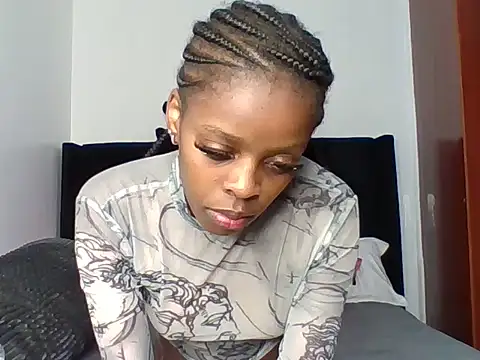 prettytinashe online show from 06/17/26, 01:05