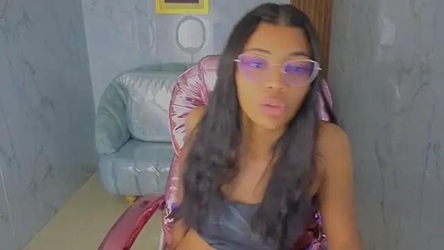 Snapshot of valentina_gomez_s chatting on 06/17/26, 12:48 valentina gomez s online show from 06/17/26, 12:48