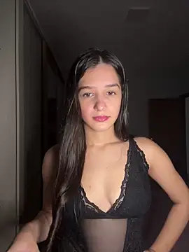 Snapshot of julhya_duarte chatting on 05/29/26, 04:46 julhya duarte online show from 05/29/26, 04:46