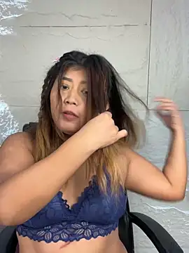 LyraMilano online show from 06/03/26, 12:39