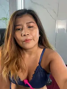 LyraMilano online show from 05/27/26, 12:34