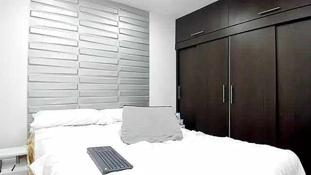 XimenaRose online show from 06/19/26, 01:11