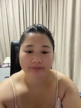 Snapshot of Luckysisi-s chatting on 06/03/26, 11:44 Luckysisi-s online show from 06/03/26, 11:44