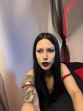 LivKristine online show from 06/25/26, 07:41