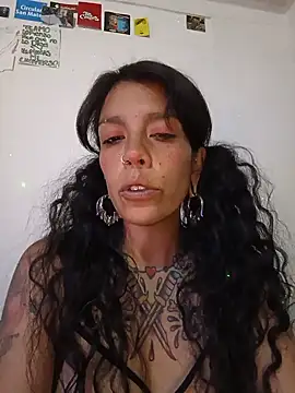 Snapshot of SweetVenomMilf chatting on 06/03/26, 04:55 SweetVenomMilf online show from 06/03/26, 04:55