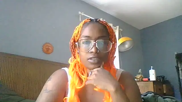 CloverGirlxo online show from 06/01/26, 04:06