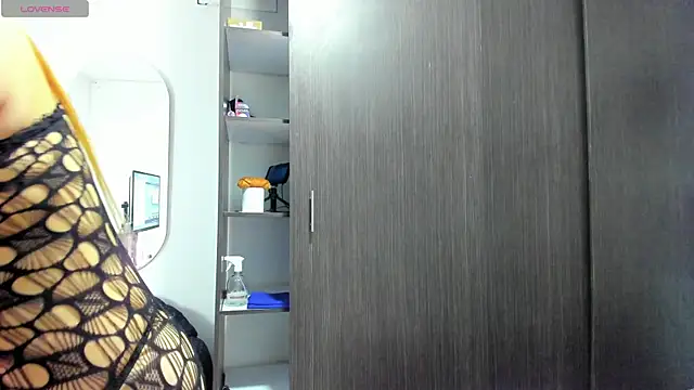 queenceleste69 online show from 05/28/26, 03:14