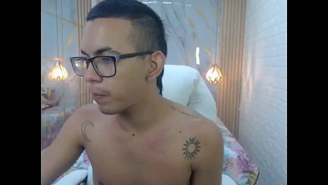 maximiliano hotdevil online show from 05/26/26, 07:39