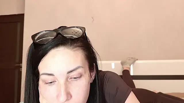 BouncySweety online show from 12/13/25, 08:04