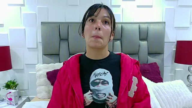 Snapshot of ValerieNoir_ chatting on 05/29/26, 12:00 ValerieNoir online show from 05/29/26, 12:00