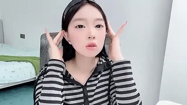 Yoyo33355 online show from 07/06/26, 03:13