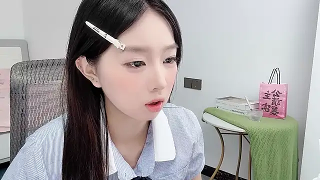 Yoyo33355 online show from 06/18/26, 03:27