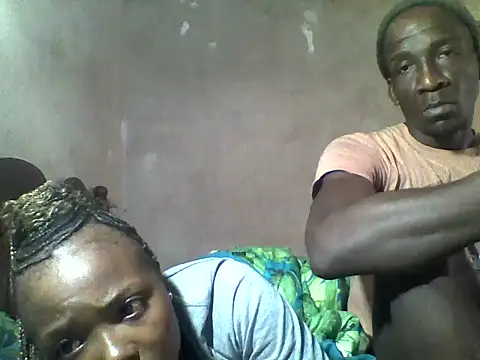 Snapshot of mommysmiley1234 chatting on 06/20/26, 06:29 mommysmiley1234 online show from 06/20/26, 06:29