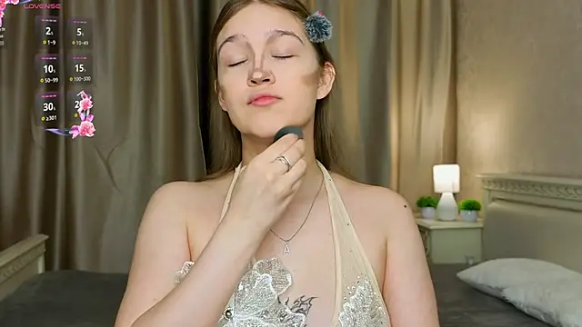 PlayfulMelly online show from 06/18/26, 06:24