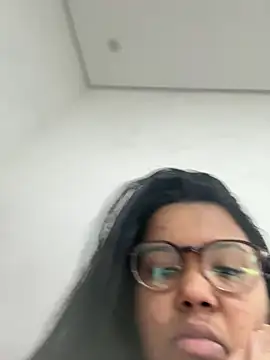 Eumileninha online show from 05/27/26, 01:51