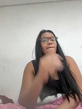 Eumileninha online show from 05/29/26, 05:08