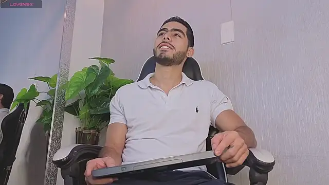 Snapshot of Jadiel_Stone chatting on 07/15/26, 12:23 Jadiel Stone online show from 07/15/26, 12:23