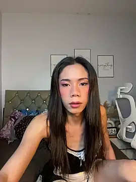 CassandraLovve online show from 05/26/26, 06:55