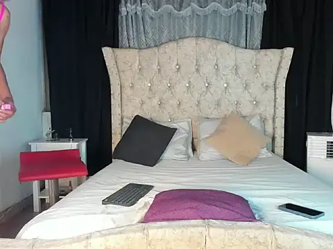 aura sterling online show from 06/08/26, 11:00