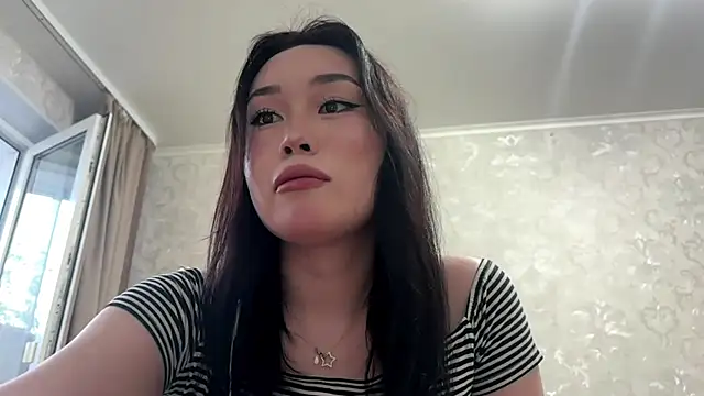 Snapshot of LilowNax chatting on 06/07/26, 04:12 LilowNax online show from 06/07/26, 04:12