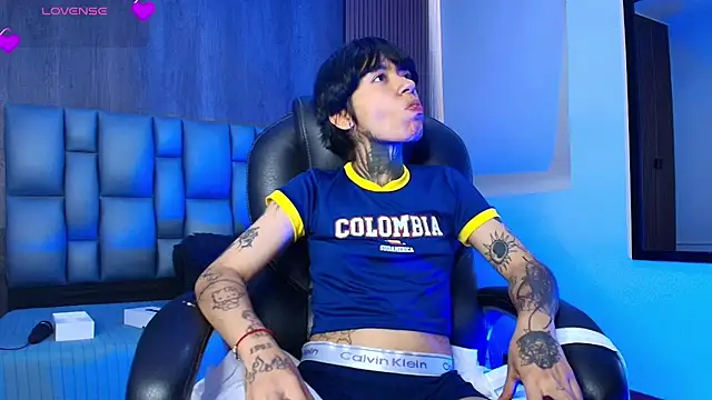 hottiesjuls online show from 06/16/26, 07:14