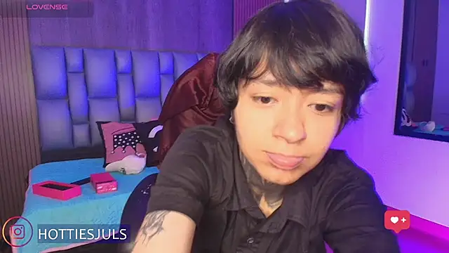 hottiesjuls online show from 07/19/26, 07:10