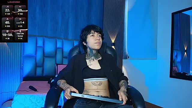 hottiesjuls online show from 07/14/26, 07:31