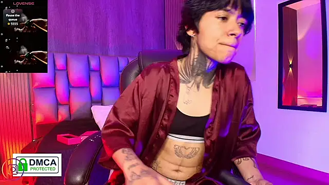 hottiesjuls online show from 07/04/26, 09:19