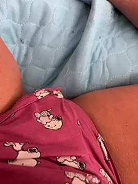 elizabethenglishrosey online show from 07/06/26, 10:22