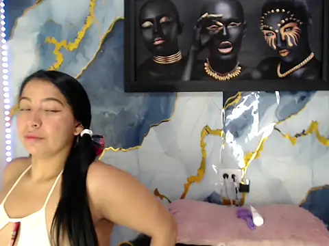 Yasmine Tapias online show from 06/18/26, 09:31