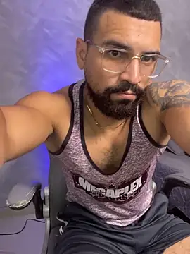 Snapshot of RoccoSaenz chatting on 05/28/26, 06:03 RoccoSaenz online show from 05/28/26, 06:03