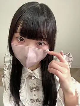 Snapshot of Reina_0129 chatting on 06/18/26, 06:56 Reina 0129 online show from 06/18/26, 06:56