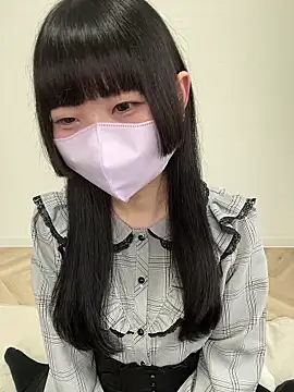 Snapshot of Reina_0129 chatting on 06/04/26, 05:23 Reina 0129 online show from 06/04/26, 05:23