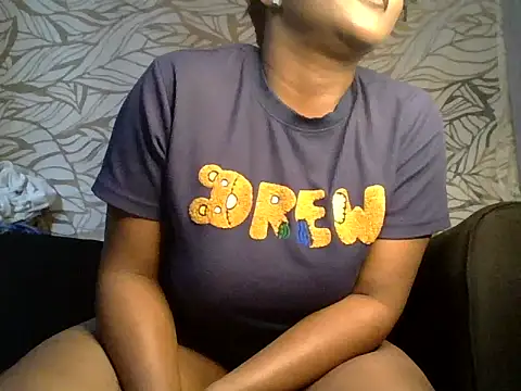 Thia bunny online show from 08/05/26, 10:09