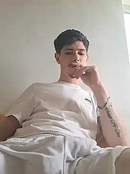 AlexVrXxx1 online show from 06/02/26, 08:36