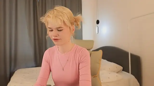 mood berry  online show from 05/26/26, 12:14