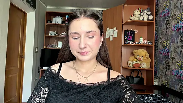 HoneyKittyk online show from 06/04/26, 10:20